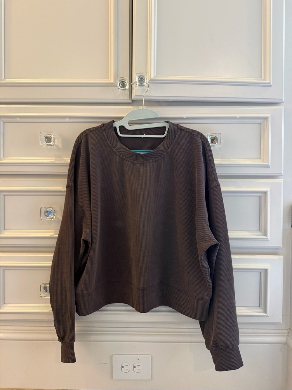 Lululemon women’s brown micro-ribbed crewneck light sweatshirt